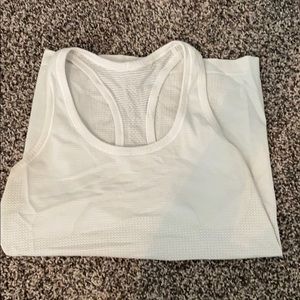 Lululemon Size 6 Swiftly Racerback Tank!